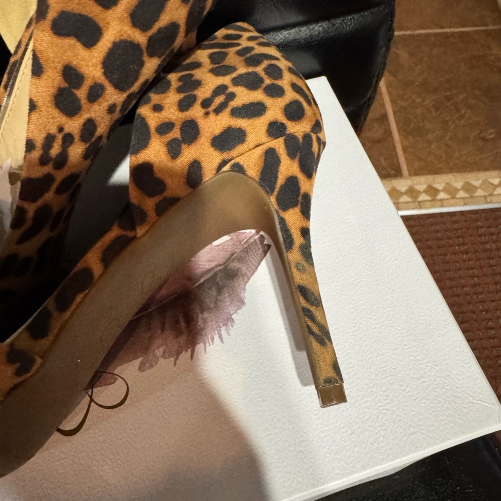 Jessica Simpson Animal Print Heels - Picture 4 of 9